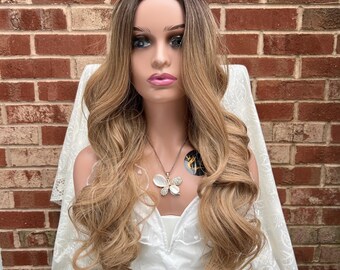Long Ginger Strawberry Ombre Blonde Natural Wavy layered Wig/ Heat Resistant Wig/ Styled Wig/ Natural look hairs/ Fashion wig/
