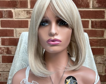 Short Blonde Bob Wig With Bangs/ Fashion Blonde Ombré Wig/ Short Straight Hair/ Heat Resistant Wig/ Cosplay Wig/ Party Wig/ Styled Wig