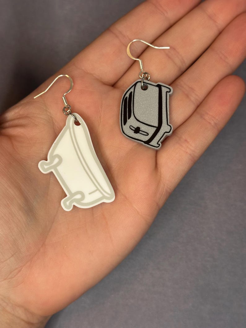 Live Laugh Toaster Bath Earrings - Dark Humor Earrings - Quirky Earrings - Great Gift For Her bild 2