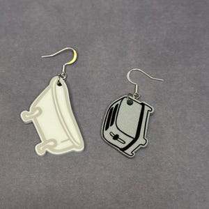 Live Laugh Toaster Bath Earrings - Dark Humor Earrings - Quirky Earrings - Great Gift For Her bild 8