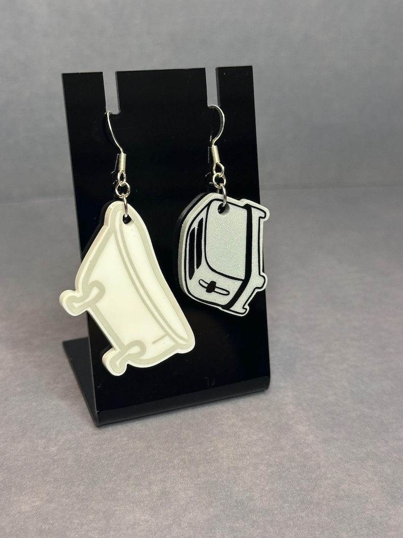 Live Laugh Toaster Bath Earrings - Dark Humor Earrings - Quirky Earrings - Great Gift For Her bild 10