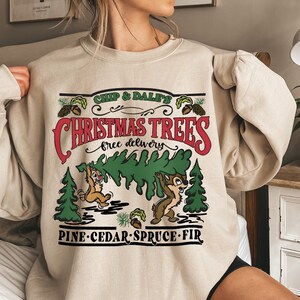 Camisa navideña Chip n Dale Double Trouble para parejas de Disney, camiseta navideña Chip n Dale, sudadera Chip y Dale