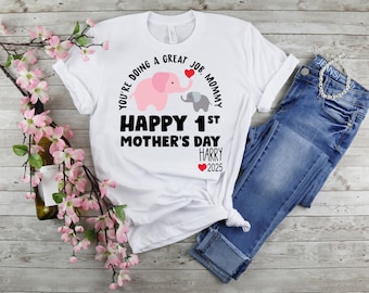 Personalisiertes erstes Muttertags-Shirt, Sie machen einen großartigen Job Mama-Strampler, 1. Muttertags-Bodysuit, niedliches Muttertagsgeschenk von Baby-T-Shirt