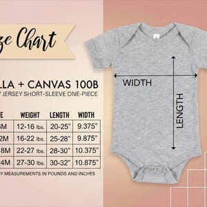 Op de afbeelding: Een lichtgrijze baby jersey short-sleeve onesie met een maattabel. De tabel toont afmetingen voor maten 3-6M, 6-12M, 12-18M en 18-24M, met gewichten in ponden en lengtes en breedtes in inches. De onesie heeft een breedte- en lengtemeting.