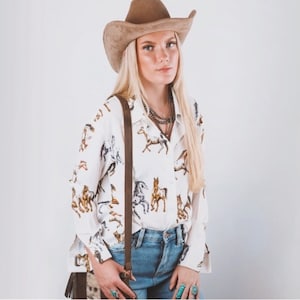 Blusa de algodón suave con estampado de caballos para mujer, blusa llamativa con botones y mangas largas para conciertos campestres y establos de rodeo