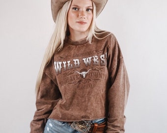 Wild West Graphic Sweater Long Sleeve Longhorn Oversized Texas Rodeo Cowgirl Vintage Washed Pullover Concert Country Music Outfit Gift Ideas