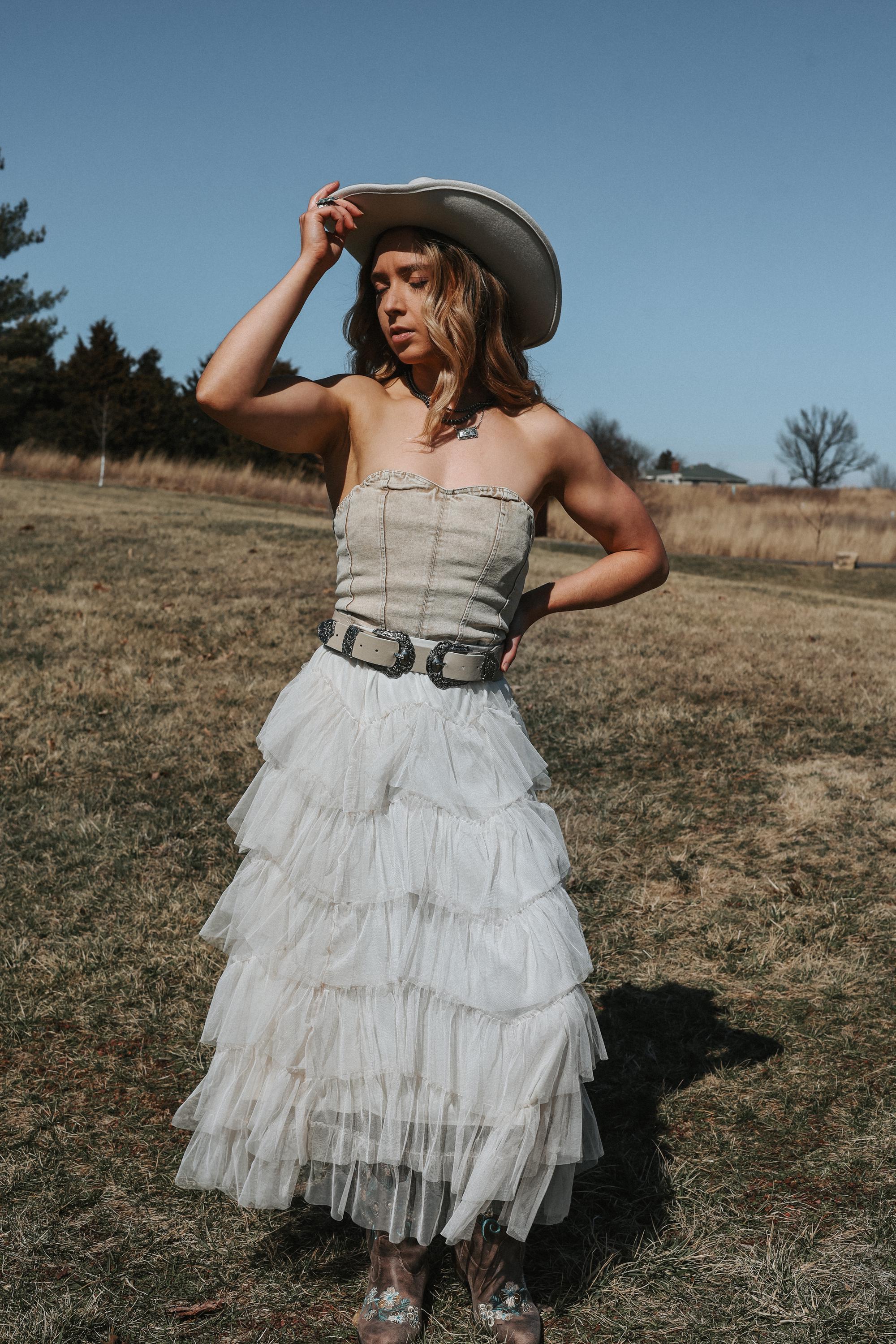 Fashion Cowgirl Inspired Outfits 22 Western Fashion Outfit Trends