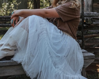 Gonna lunga bianca a balze in stile vintage, abito a trapezio da cowgirl in stile prateria di Charidee Cottage, completo rustico da festival