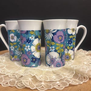 Ensemble de 4 tasses à expresso rétro Flower Power vintage