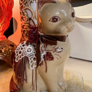 Colección Vintage Kathleen Gato de estilo victoriano pintado a mano