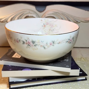 Mikasa Bone China Forever Love 8” Round Serving Bowl FX024
