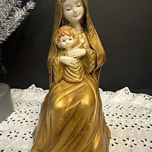 Vintage Madonna and Child Paper Mache Handpainted 1950&#39;s in Japan Christmas