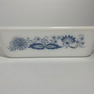 Vintage Jeanette Glass COMPANY “BLUE ONION” 1.5 quart loaf pan.