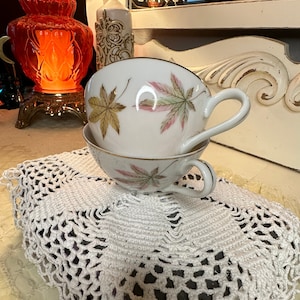 Vintage Pair Of Royal Ming China Maple Leaf Tea Cups MCM