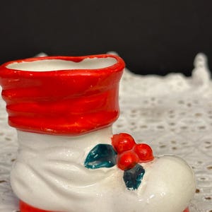 Vintage Holly Berry White Santa Boot Vase Figurine Christmas Dish Ceramic