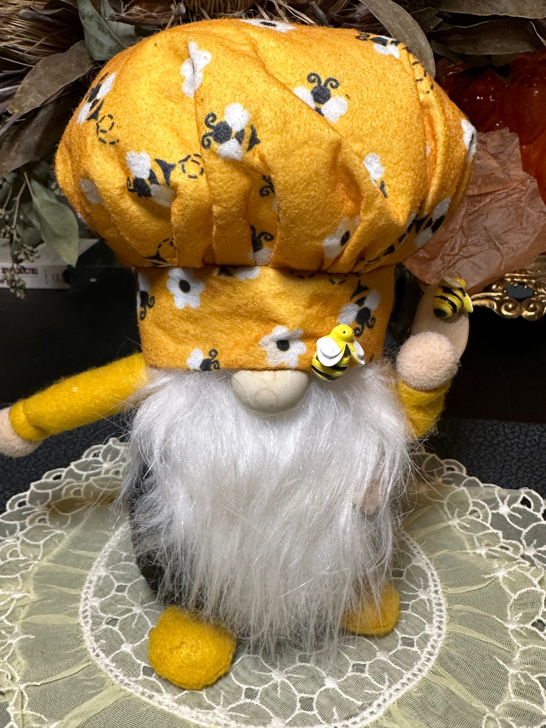 Hot Selling Bumble Bee Chef Gnome Scandinavian Tomte Nisse Honey