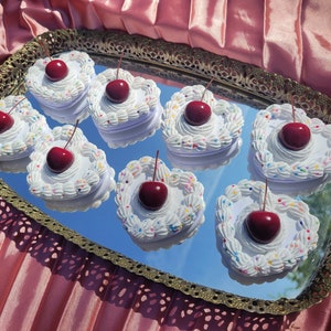 Fake Cake - Compact Mirror - Round Sprinkles