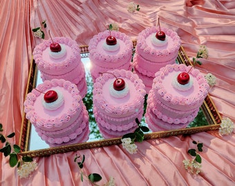 Faux gâteau - Gâteau rose avec paillettes