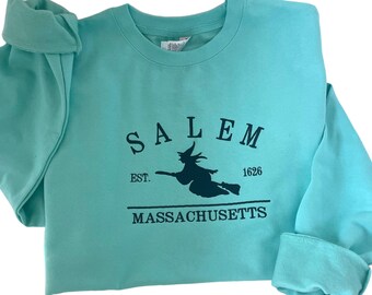Salem Massachusetts sweatshirt. Hocus Pocus sweatshirt. Comfort colors. Halloween sweatshirt. Fall sweatshirt.