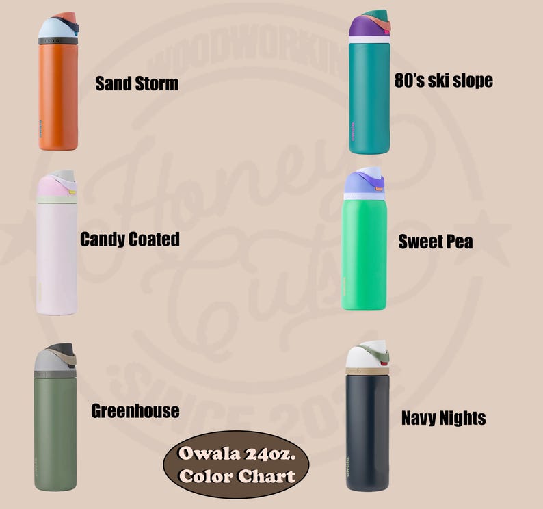 Op de afbeelding: Een rustiek houten bord met de tekst "Welcome to our home" in witte letters. Het bord heeft een verweerde afwerking en een eenvoudig, uitnodigend ontwerp, ideaal voor de entree.