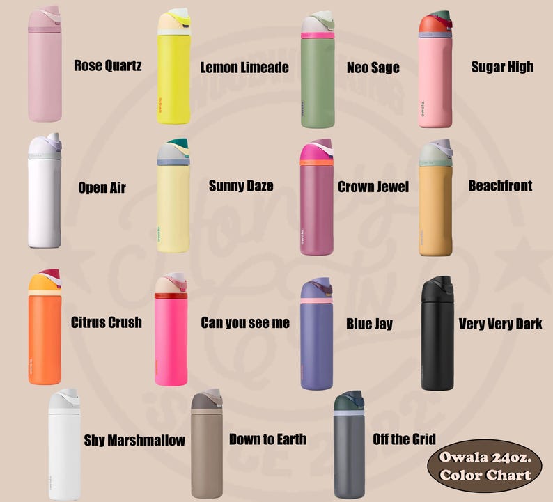 K&ouml;nnte beinhalten: Eine Farbkarte von Owala 710 ml Wasserflaschen, jede in einer anderen Volltonfarbe. Zu den Farben geh&ouml;ren Rose Quartz, Lemon Limeade, Neo Sage, Sugar High, Open Air, Sunny Daze, Crown Jewel, Beachfront, Citrus Crush, Can you see me, Blue Jay, Very Very Dark, Shy Marshmallow, Down to Earth und Off the Grid.