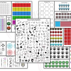 Puede incluir: Una colección de componentes de juegos de mesa, que incluye fichas, tokens y símbolos. La imagen presenta varios elementos del juego como fichas de recursos, contadores de veneno, símbolos de acción y una tarjeta de puntuación. Los componentes son de varios colores y formas, con el texto "Board Game Symbols" visible.