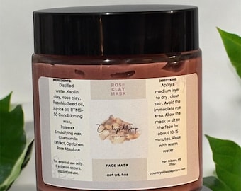 Ansiktsmask med rosenlera: Porrengörande exfoliering
