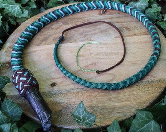 Paracord whip customizable with a wooden handle