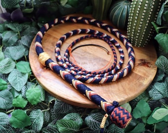 Paracord customizable snakewhip with a coin