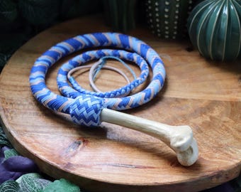 Thin paracord snakewhip customizable with a fake bone