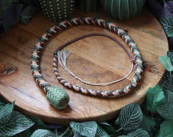 Thin paracord snakewhip