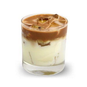 Candela al caffè freddo, profumo di caramello macchiato, realizzata con gel e cera di soia