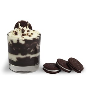 Cookies and Cream Dessert Candle: Natural Soy Wax, Pure Fragrance Oils