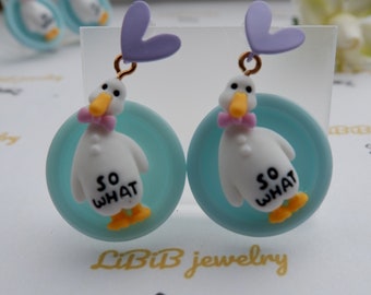 Eenden oorbellen || schattige oorbellen || zomer oorbellen || sassy || paarse hart oorbellen || En dus