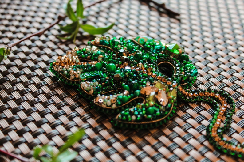 Monstera brooch,handmade brooch,embroided with crystals, pearls, rhinestones, bead image 8