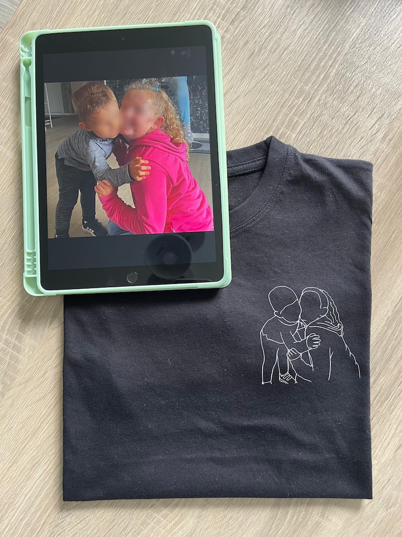 T-shirt personnalisée avec photo dessinée a la main photo a envoyer par messagerie etsy ou mail image 1