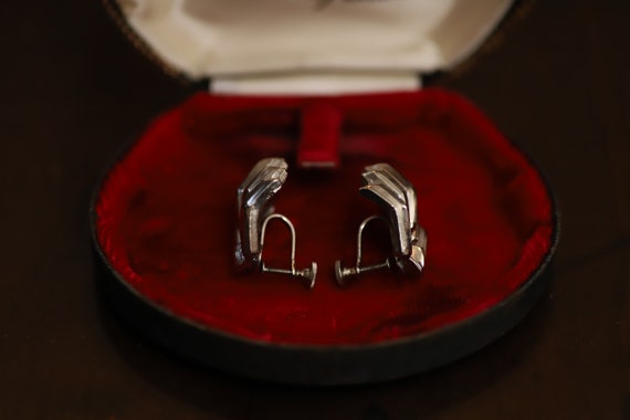 Art Deco, 1940's Silvertoned Screwback Earrings - image 6