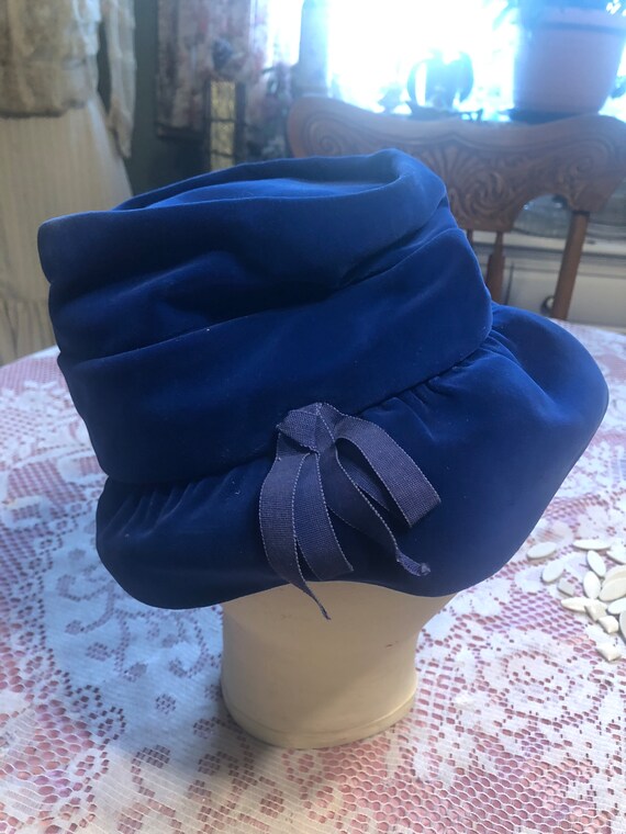 Vintage Blue Velvet Ladies Hat