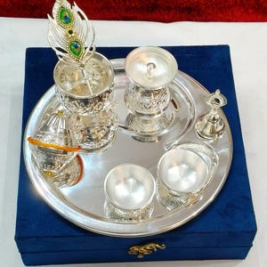 Conjunto Tilak Thali de prata alemã com design Om e tigela prasad