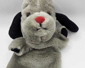 Marioneta de barrido Patsy B Marketing con chirriador funcional de 10 pulgadas.