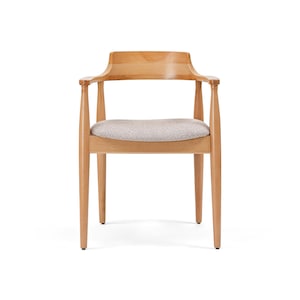 Modern Minimalist Dining Chair – NaturalTouch Scandinavian Solid Wood Armchair – Handcrafted Elegance & Comfort