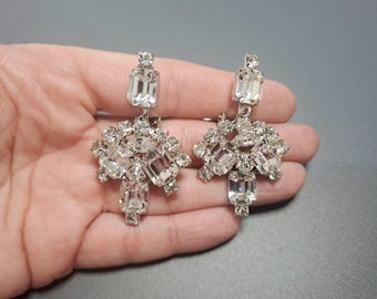 Boucles D'oreilles Vintage En Strass Blancs Sur Laiton - Pendantes à Clous - Occasion En Bon état