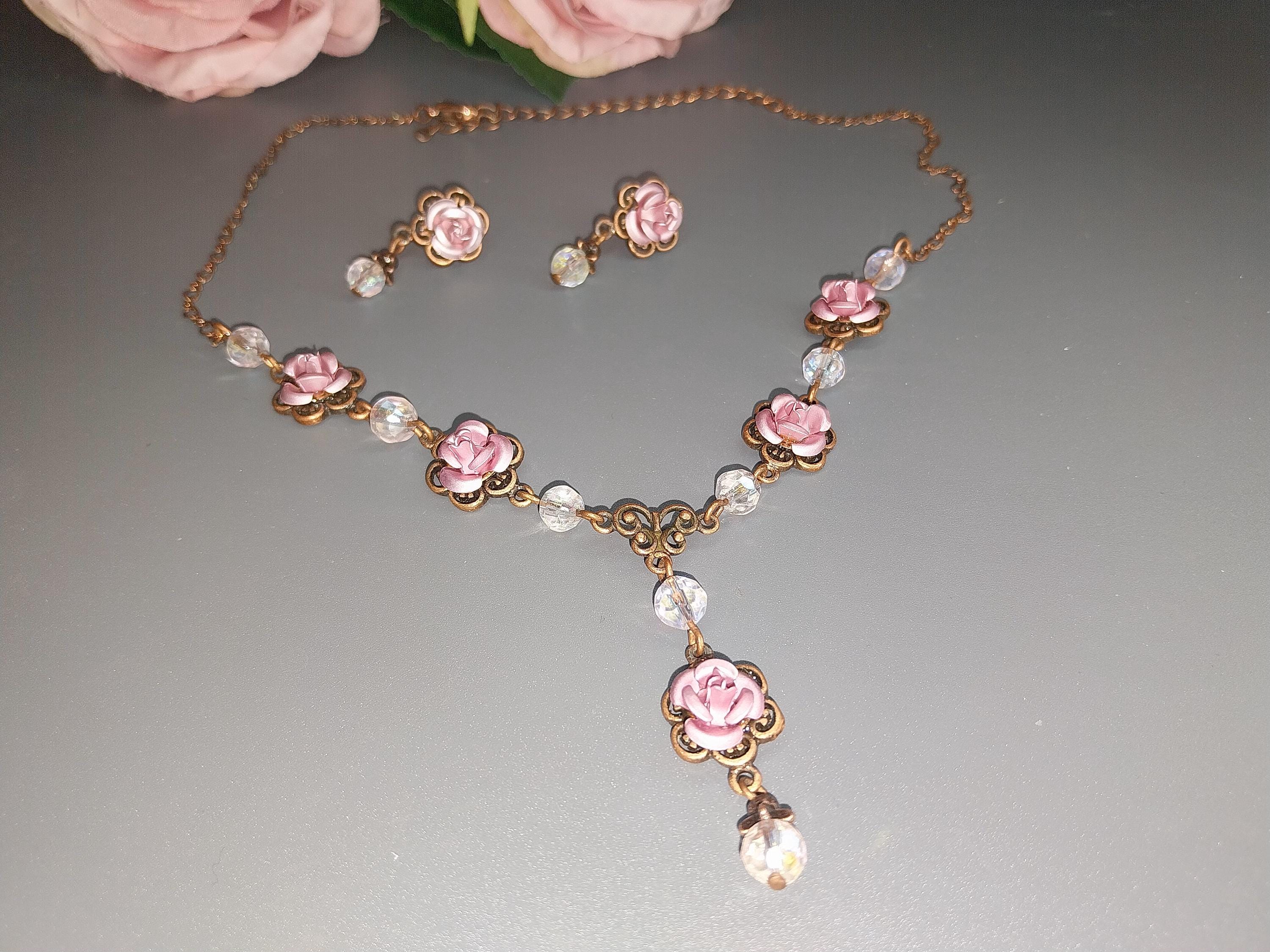 Lot Boucles D'oreilles Et Collier Vintage Avon Discontinué - Neuf Sans Emballage