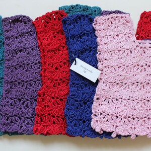 Bonito top corto de crochet hecho a mano diseño único ético Anni & Amie