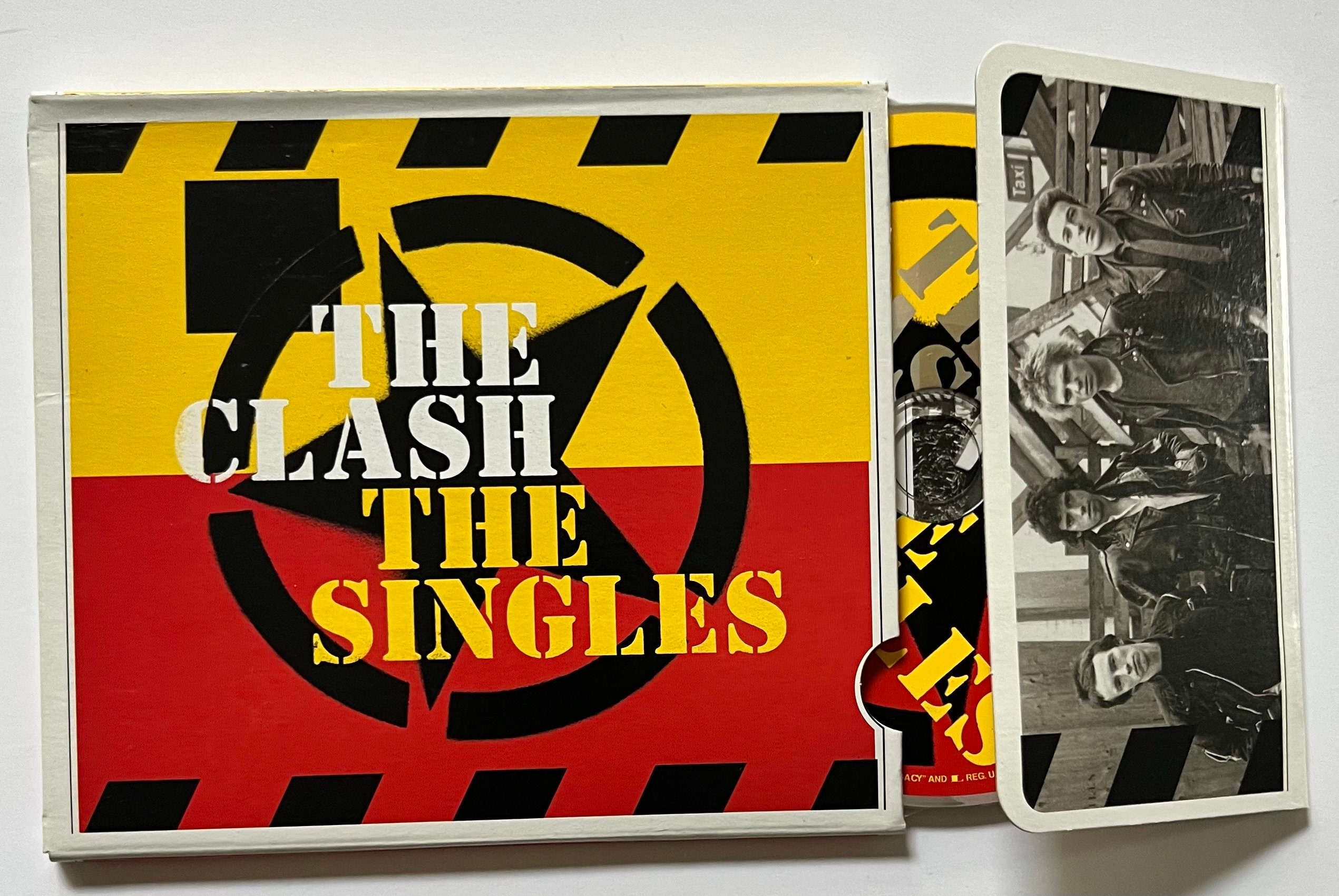Ｔｈｅ　Ｃｌａｓｈ：　Ｔｈｅ　Ｓｉｎｇｌｅｓ The Clash - The Singles - Amazon.com Music