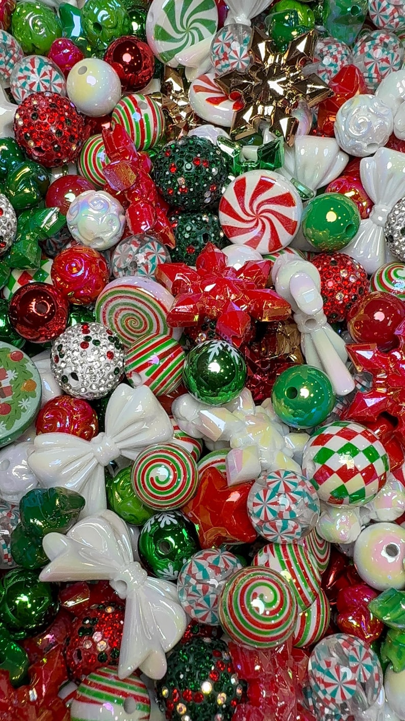 Colored Swirled Sphere Timeless Christmas Traditions Bead Mix, UV Plated Acrylic Resin Beads ...