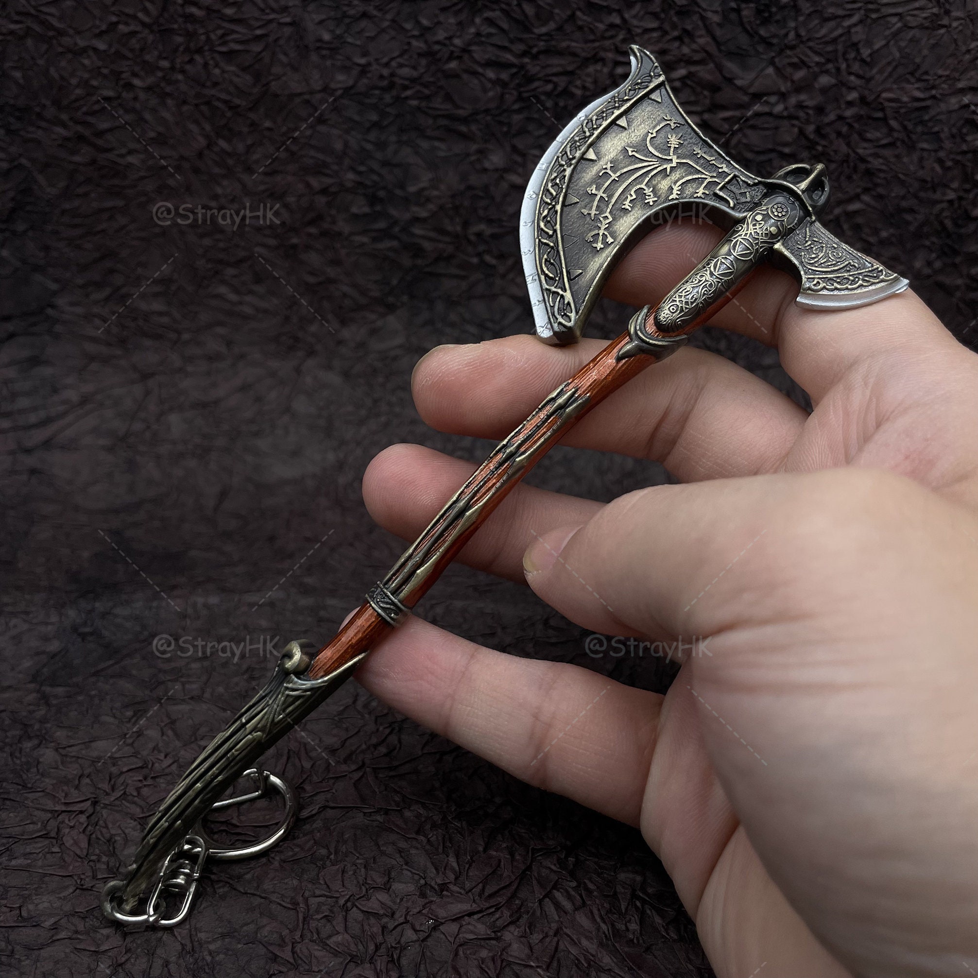 New God of War Ragnarok Keychain Kratos Ares Thor's Hammer Mjolnir Blades  of Exile Leviathan Axe Weapon Penant Key Chain Jewelry