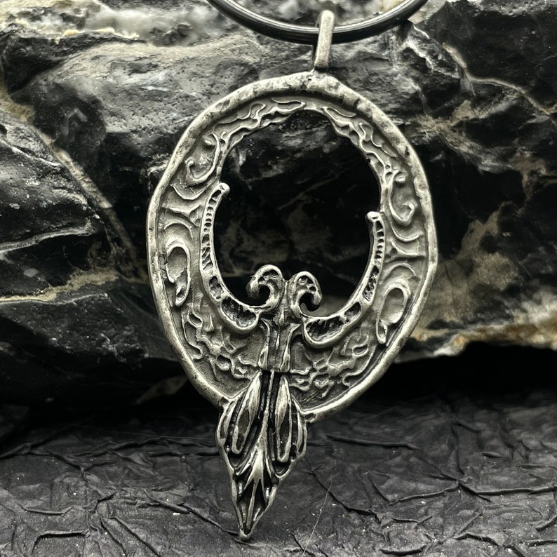 thumbnail image 2 of The Last Of Us Left Behind Metal Charm Chain Pendant Necklace – Cosplay Gift 2 of 6