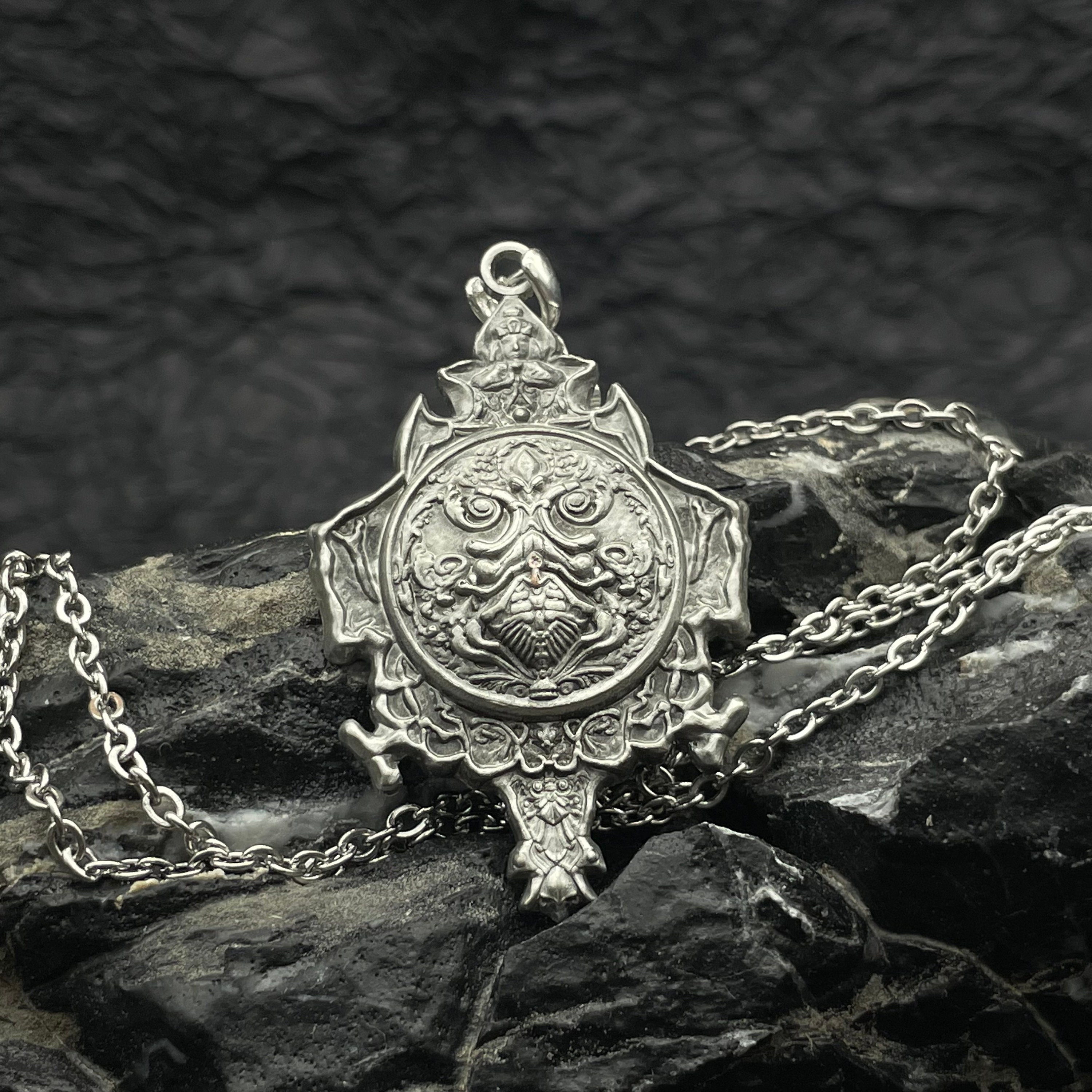 Dark Souls 3 Blade of the Darkmoon silver pendant by KristoLiiva on  DeviantArt