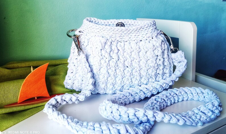 Crochet purse for girl and woman. White crochet crossbody bag for girls and women. image 1